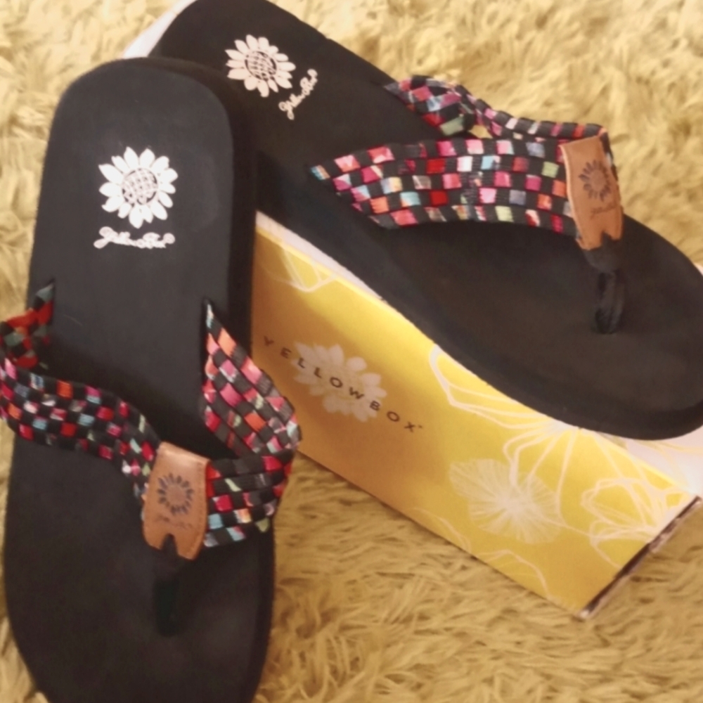Yellow box flip flops used size 9